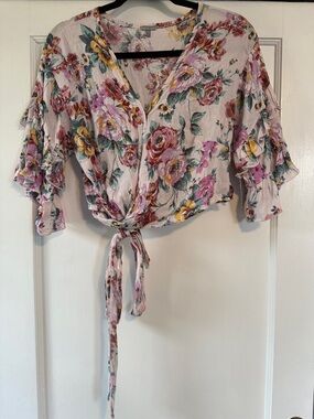🌻 Charlotte Russe Floral Ruffle Sleeve V-Neck Top